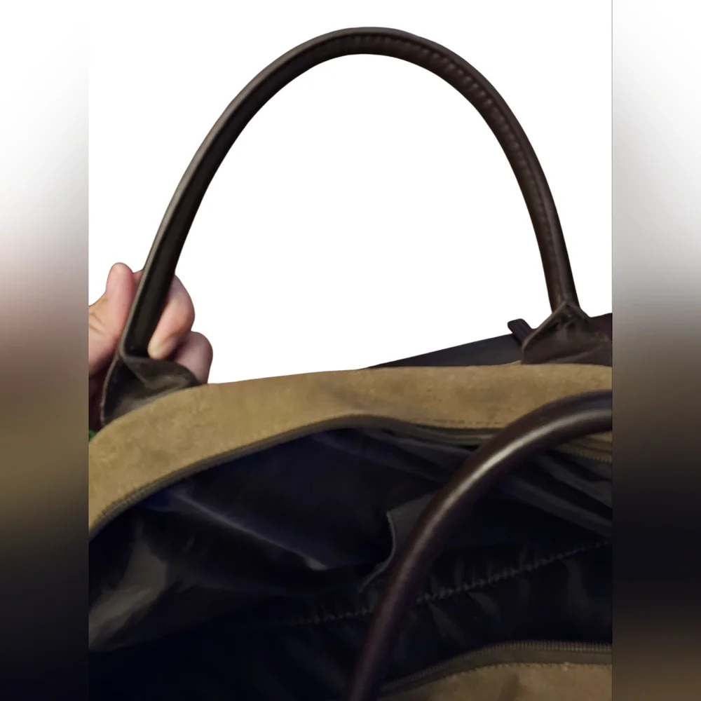 Chaps Elmhurst Men's Bag Tan and Black Briefcase NWOT 1 FLAW On The Handle